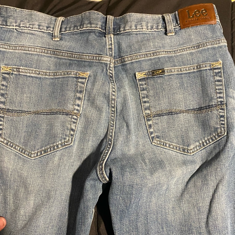 Nice used LEE jeans only issue is i sowed a different button on